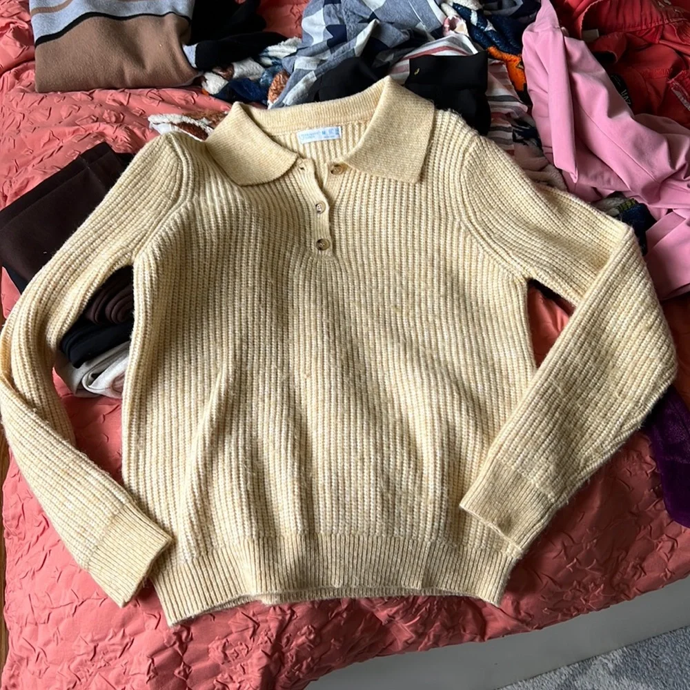 Yellow Button Up ☀️ - Picture 1 of 3